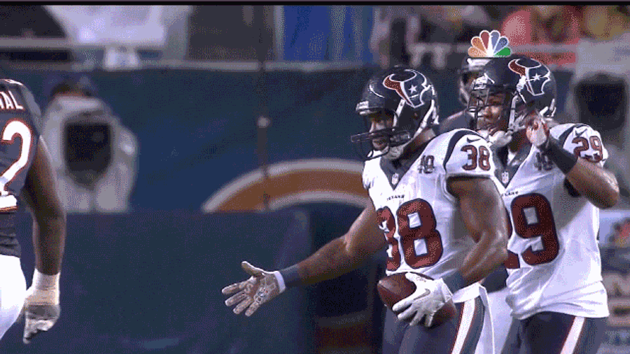 Brian Urlacher Congratulates The Texans On Picking Off Jay Cutler: Sunday Night Football, In One GIF