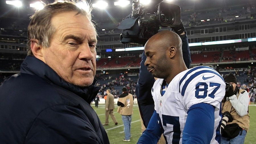 Dear Insane Patriots Haters: It's Not Bill Belichick's Fault That Rob Gronkowski Broke His Arm