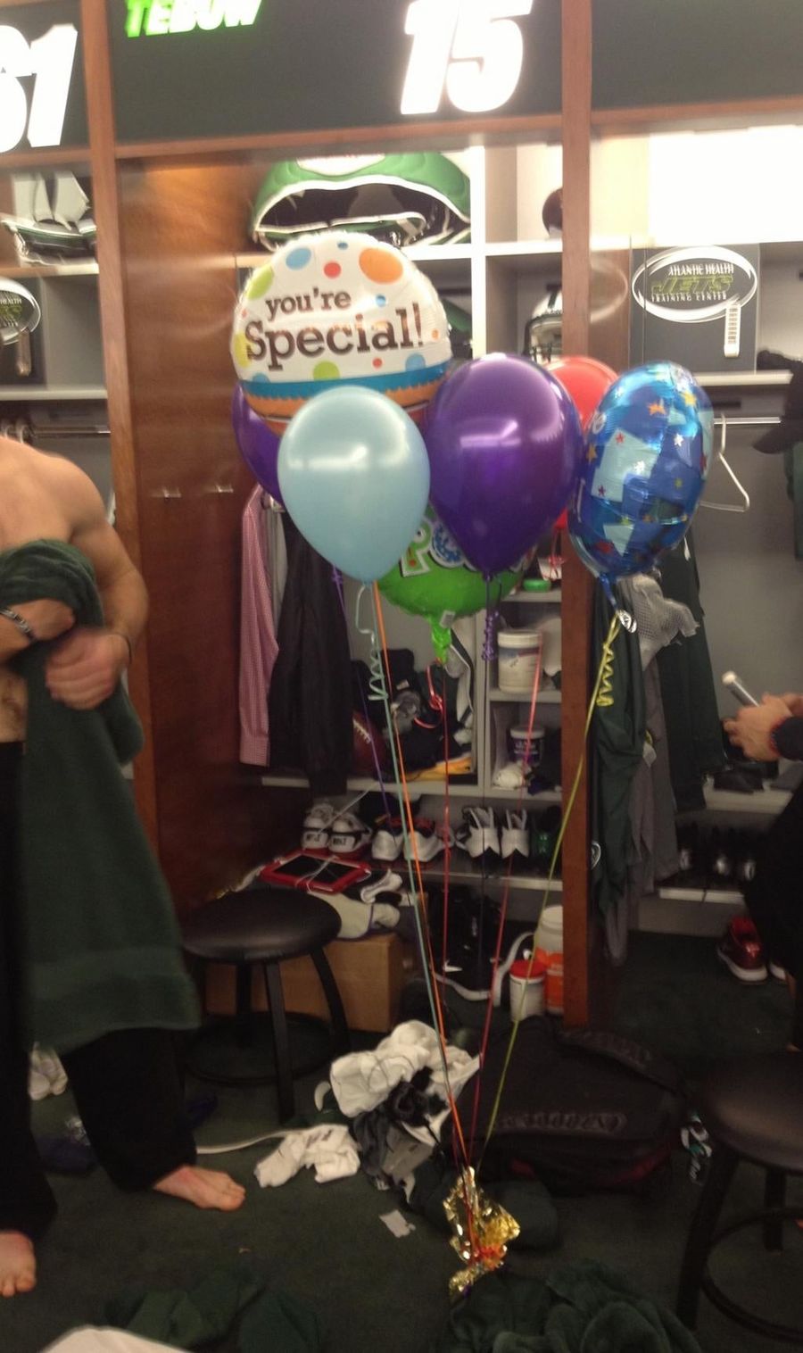 Tim Tebow Received A &quot;You&#39;re Special&quot; Balloon Bouquet From An Anonymous Fan