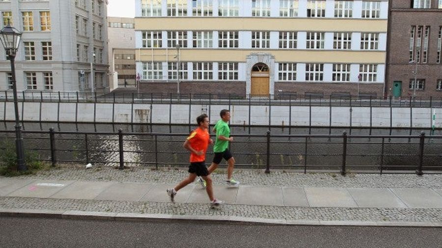 Holiday Gift Guide: Gifts For People Who Jog