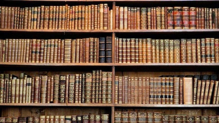 Holiday Gift Guide: Gifts For People Who Read