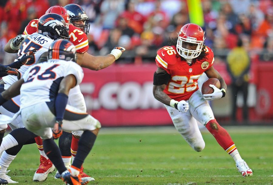 Jamaal Charles Waited Around for Peyton Manning's Autograph After Losing To Peyton Manning