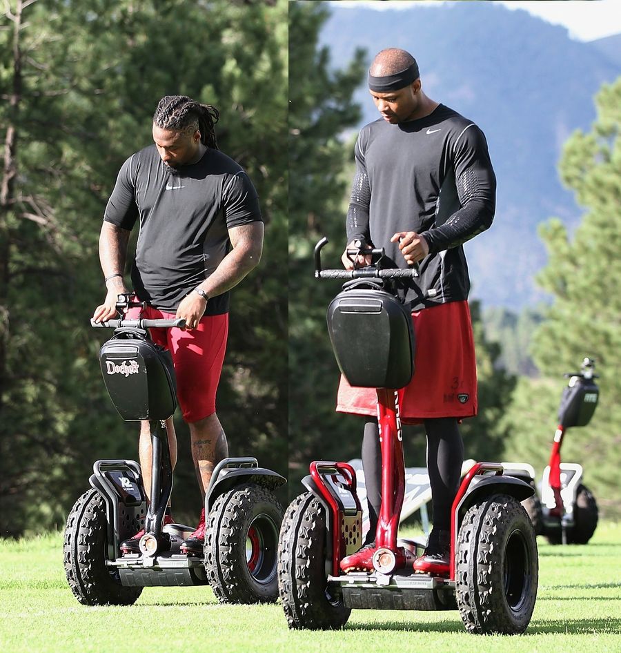 Darnell Dockett Might Have Spit In Kerry Rhodes&#39;s Face During The Jets Game