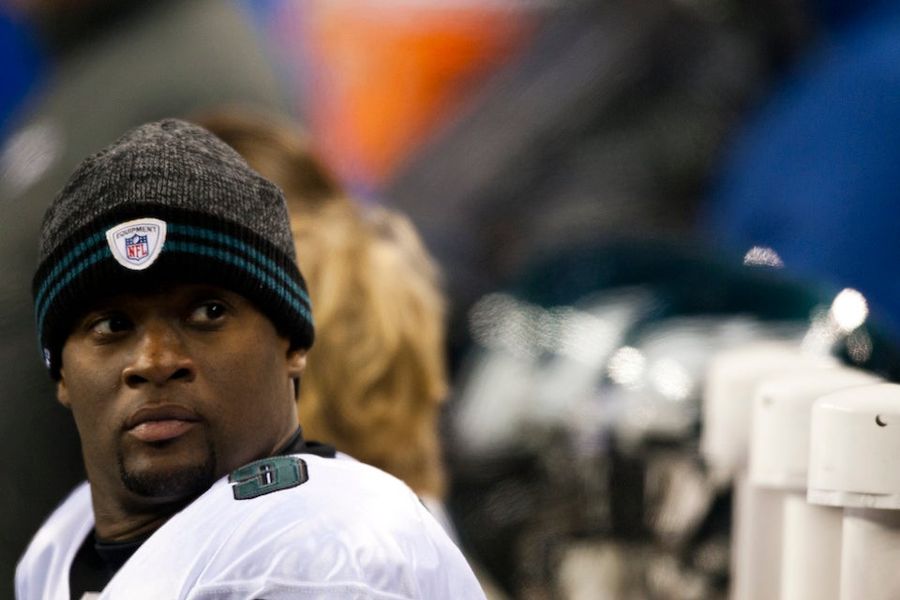 Vince Young Is Watching The Arizona Cardinals Get Destroyed, Thinks He Can Help