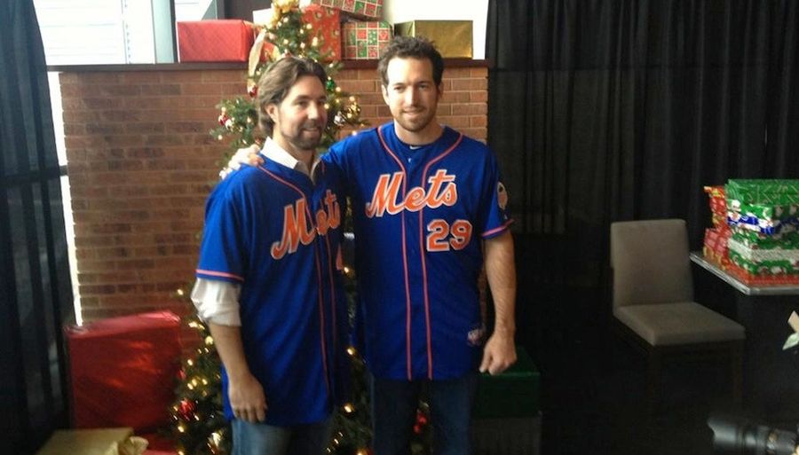 The Mets Are Lowballing R.A. Dickey While He Works Their Christmas Party