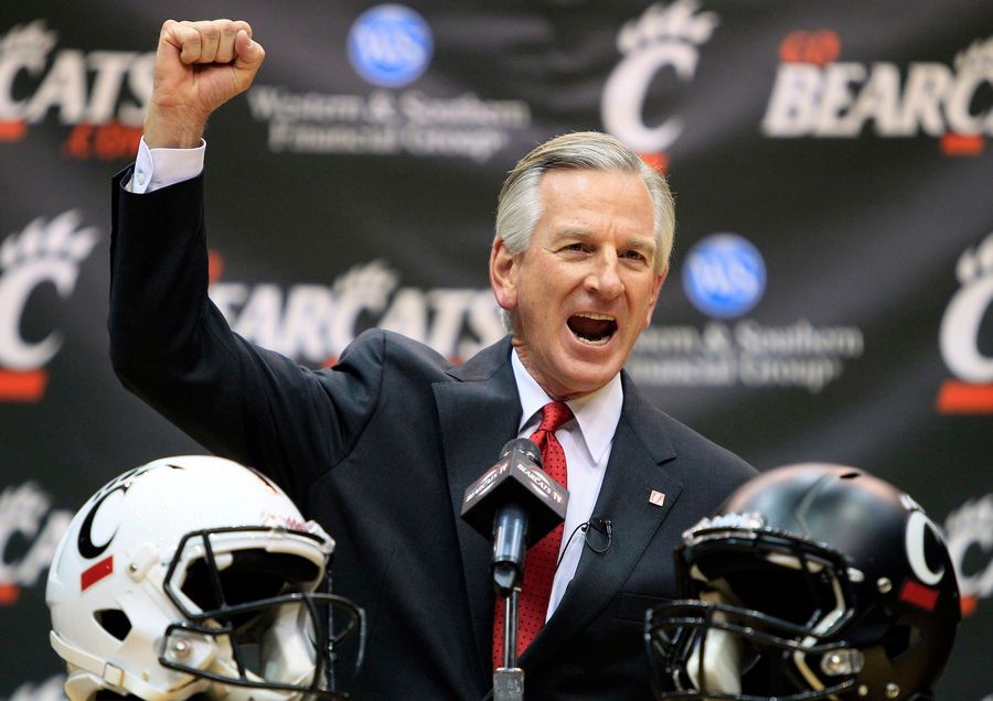 Tommy Tuberville Literally Left Texas Tech In The Middle Of A Dinner With Texas Tech Recruits