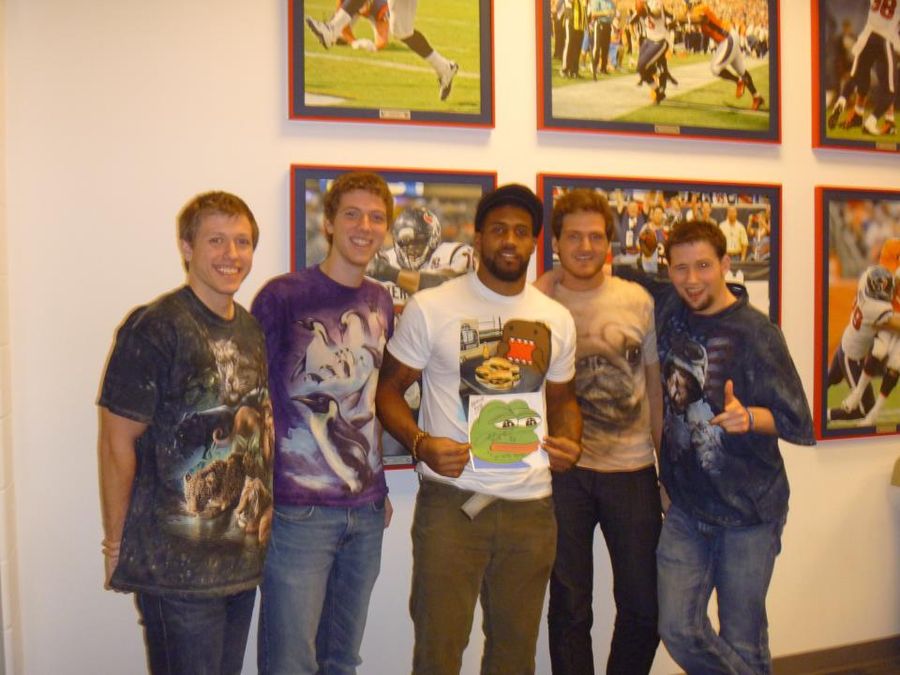 Four 4chan Users Won A Contest To Meet Arian Foster