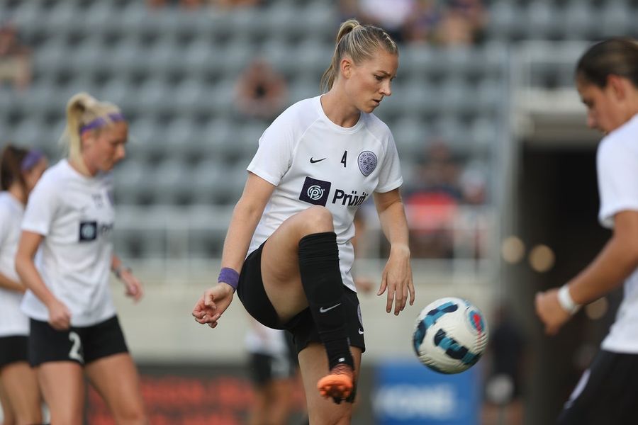 Summit contrata a ex-zagueira do Liverpool, Gemma Bonner.
