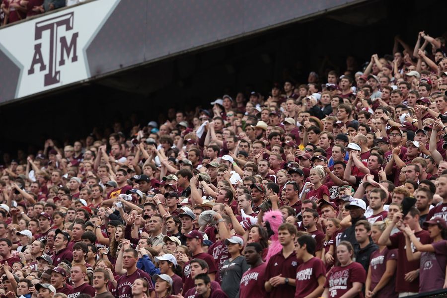 "Johnny Footbaaaaalllll": Two Drunk Ladies Hijacked The CBS Cotton Bowl Pre-Game Show