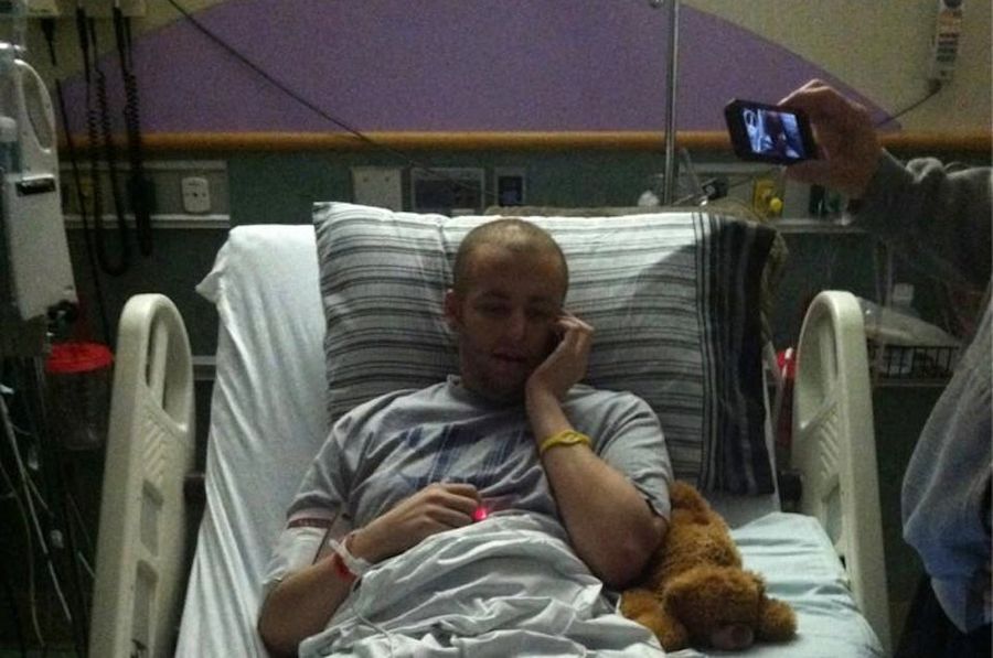 Friends Successfully Use Twitter To Get Adrian Peterson To Call High School Kid With Cancer