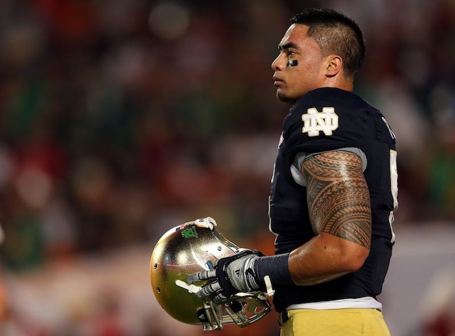 Manti Te'o's Father Wants You To Unsubscribe From The <em>Honolulu Star-Advertiser</em> Because It Printed A Picture Of His Son Missing A Tackle
