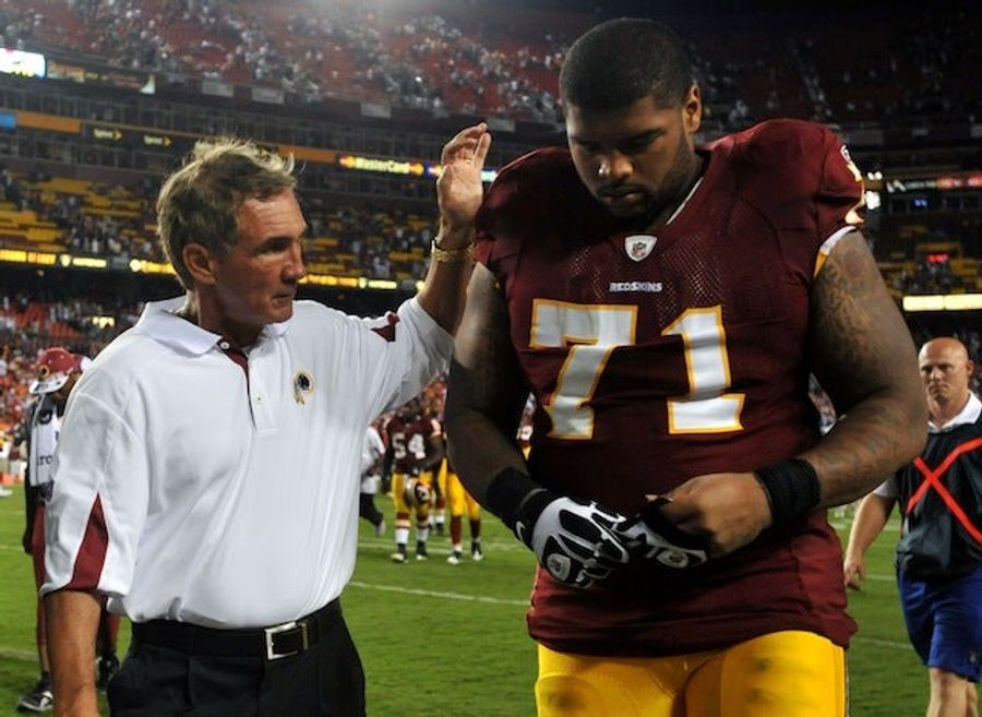 Redskins OL Trent Williams Will Miss The Pro Bowl Because A Nightclub Patron Tasered Him And Cracked A Bottle On His Head