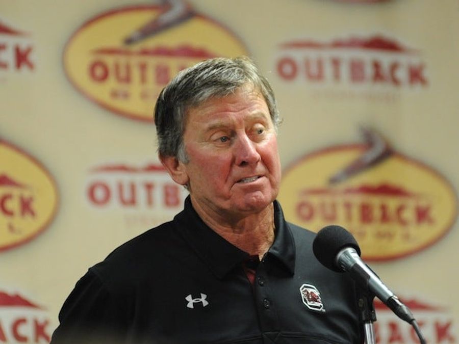 Steve Spurrier Gave Reporters Envelopes Full Of Cash Today, For Some Reason