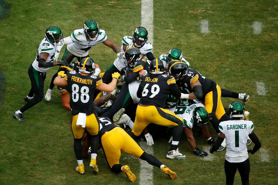 Why don’t teams run more QB sneaks?