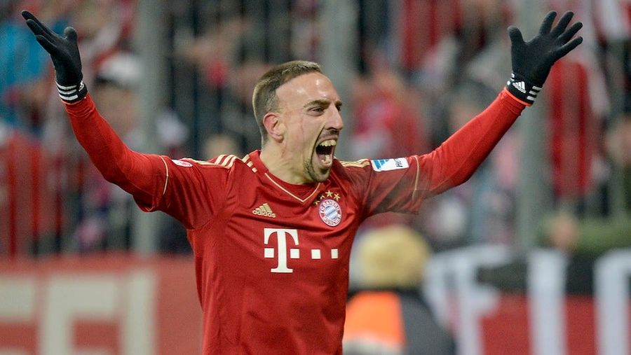 Crazed Fan Talks His Way Into Bayern Munich Locker Room, Demands To Know Why Franck Ribery Doesn&#39;t Have His Dog