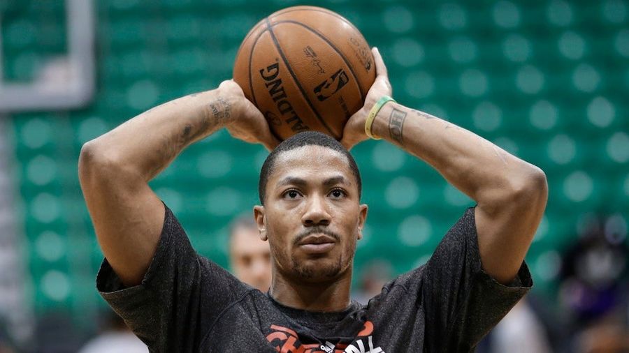 The Chicago Media Are A Little Pissy Because Derrick Rose Gave His First Interview To <i>USA Today</i>