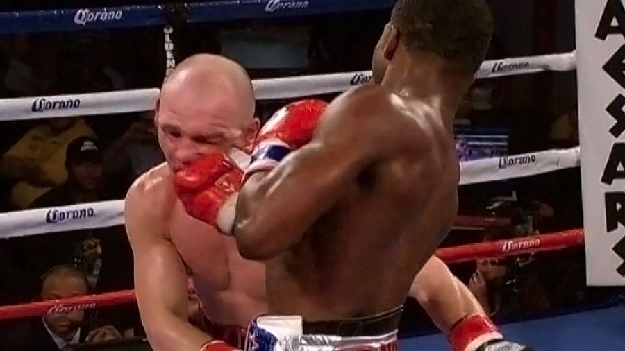 Adrien Broner TKOs Gavin Rees, Retains WBC Lightweight Belt, And This One Punch Tells The Fight&#39;s Story