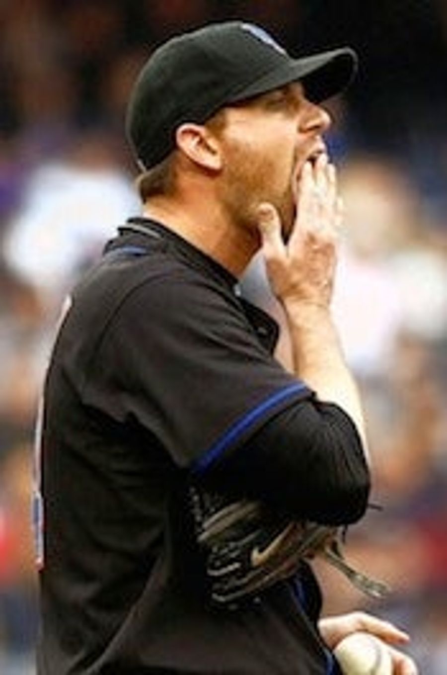 The Wall Street Journal Counted How Many Times Mike Pelfrey Licked His Pitching Hand Tuesday Night