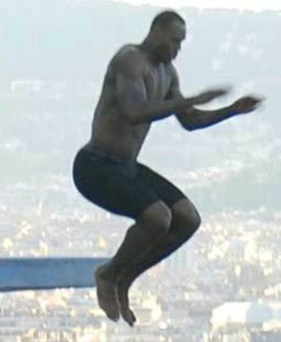Watch LeBron James Hesitate For Three Minutes Before Jumping Off A Diving Board