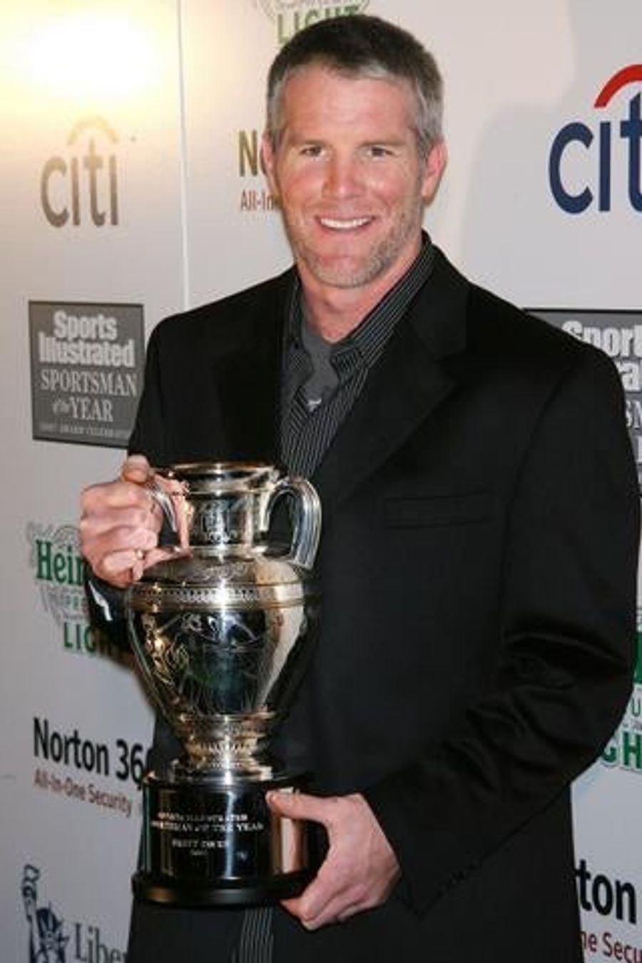 From Bleacher Report To ProFootballTalk: A Brett Favre Non-Rumor Goes National