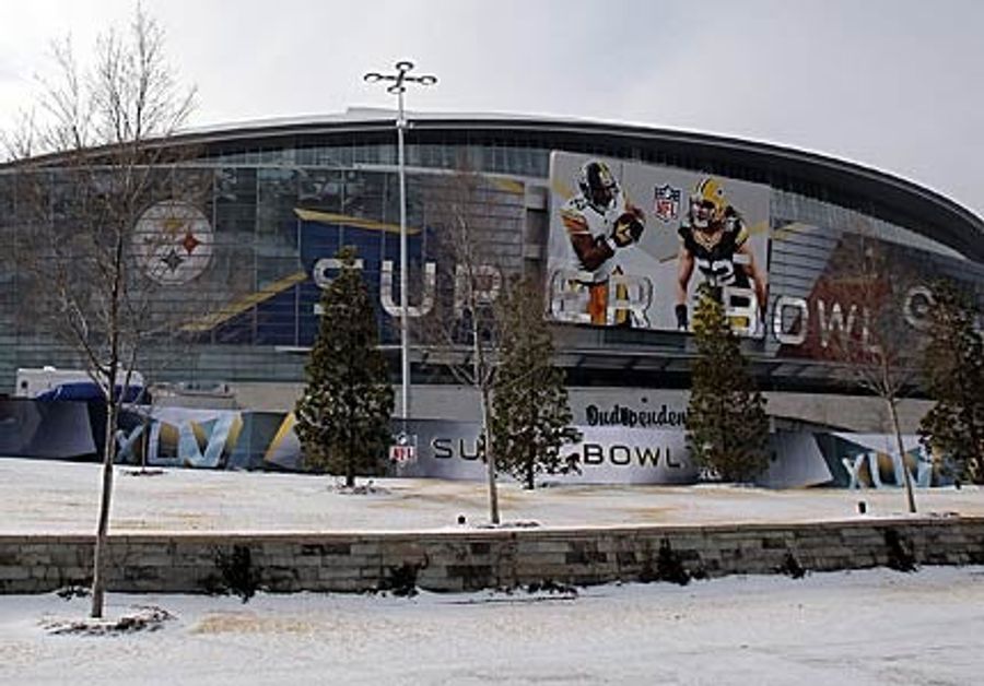 Falling Ice At Cowboys Stadium Causes Serious Injuries