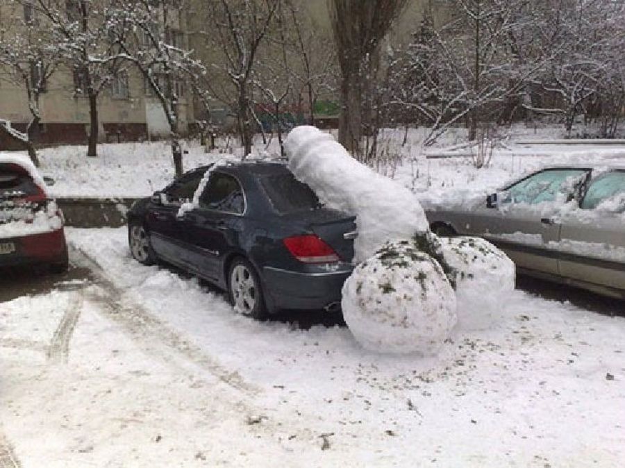 A Lot Of Time Went Into Crafting This Snow Dong