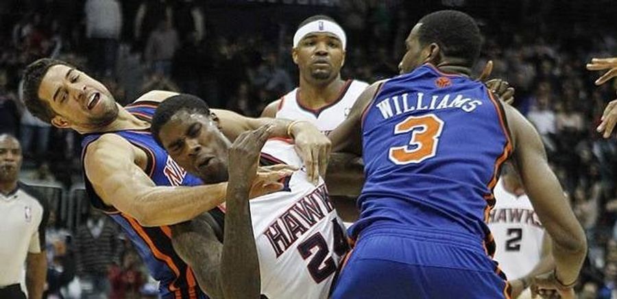 Here&#39;s Some Nut-Grabbing Video From Last Night&#39;s Knicks/Hawks Fights