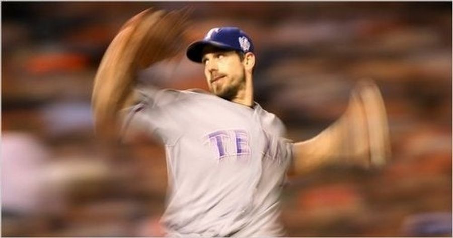 Your "First Of Three Consecutive Cliff Lee Starts" Giants-Rangers Open Thread