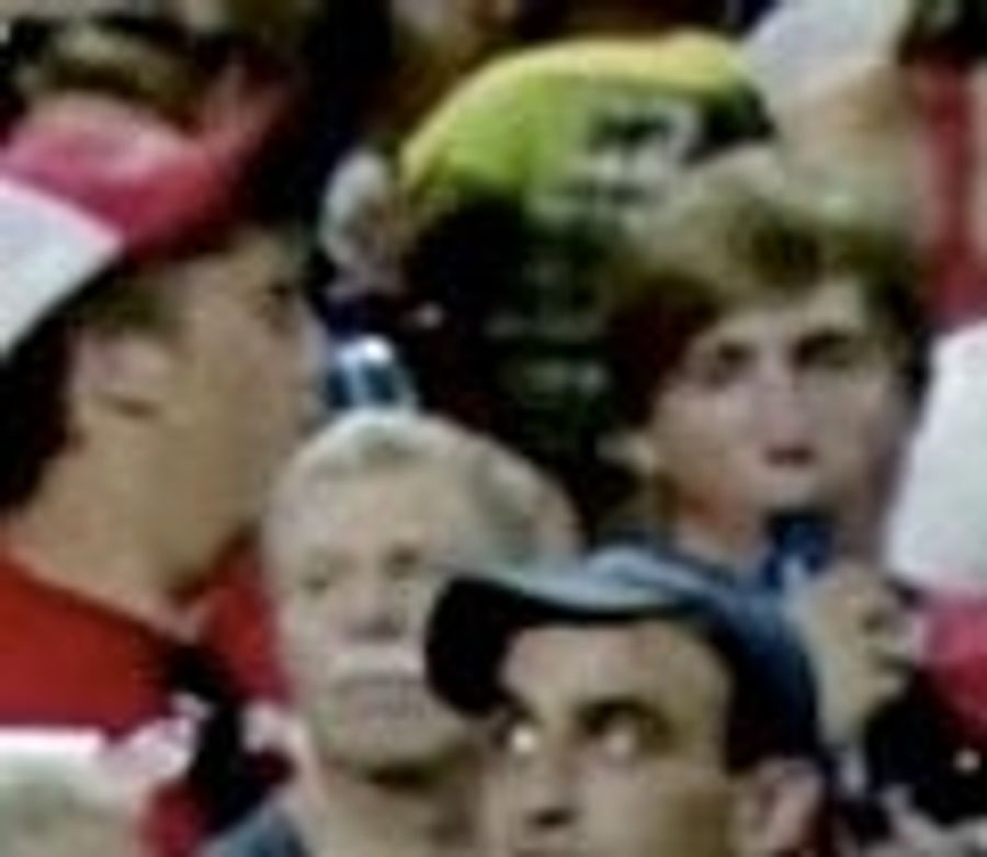 Phillies Fan Performs Bottlatio
