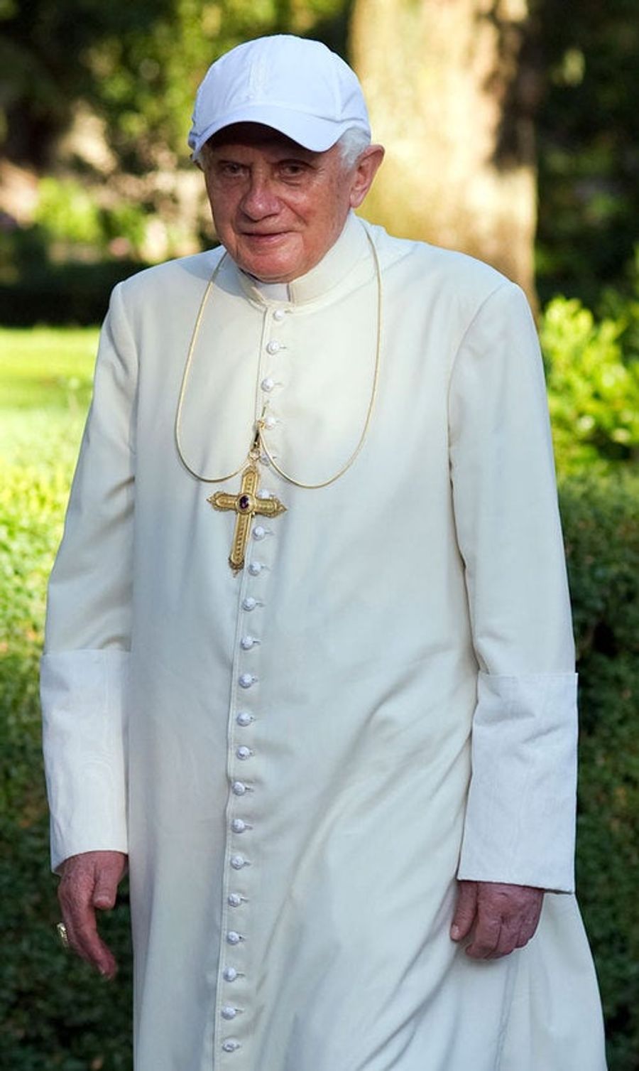 The First Annual Pope-In-A-Baseball-Cap Photoshop Contest