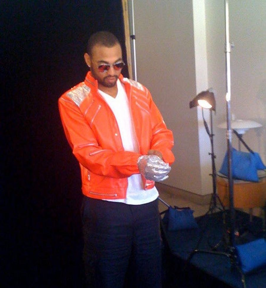 Here's a Picture of Matt Kemp Putting on a Sequined Glove