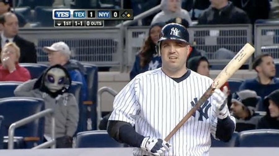 No Signs Of Intelligent Life At Yankee Stadium