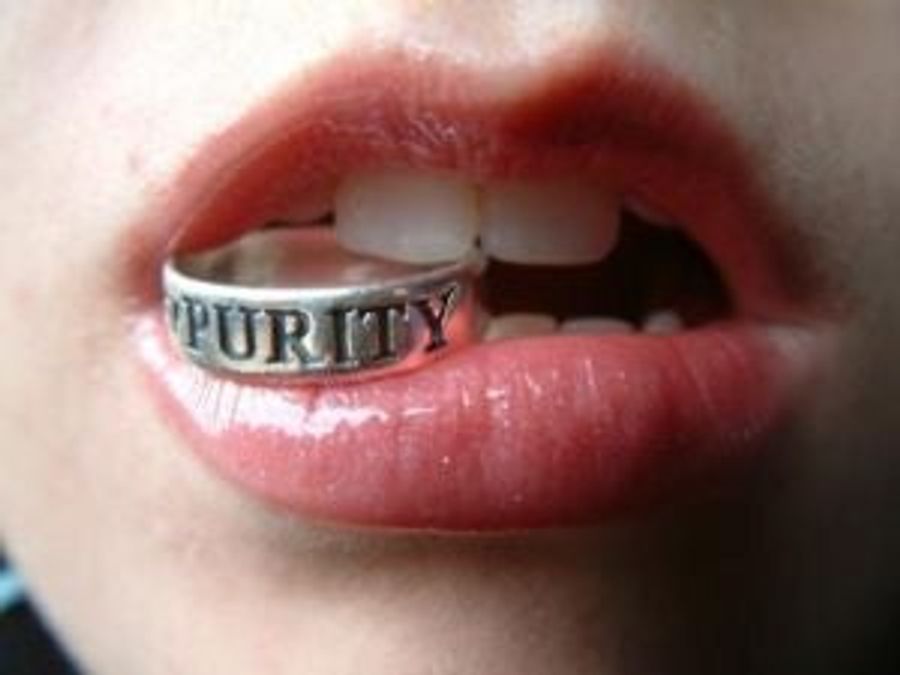Great Moments In Drunken Hookup Failure: Promise Rings, Triple C-Blocks, And Withering Rejections