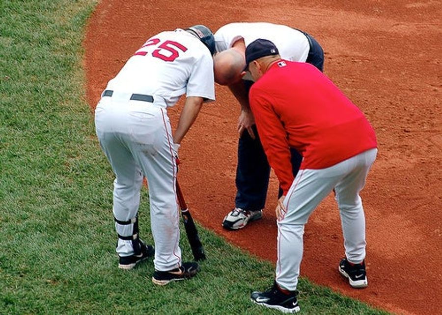 Lowell's Bum Thumb Gives Thumbs Down To Texas Deal