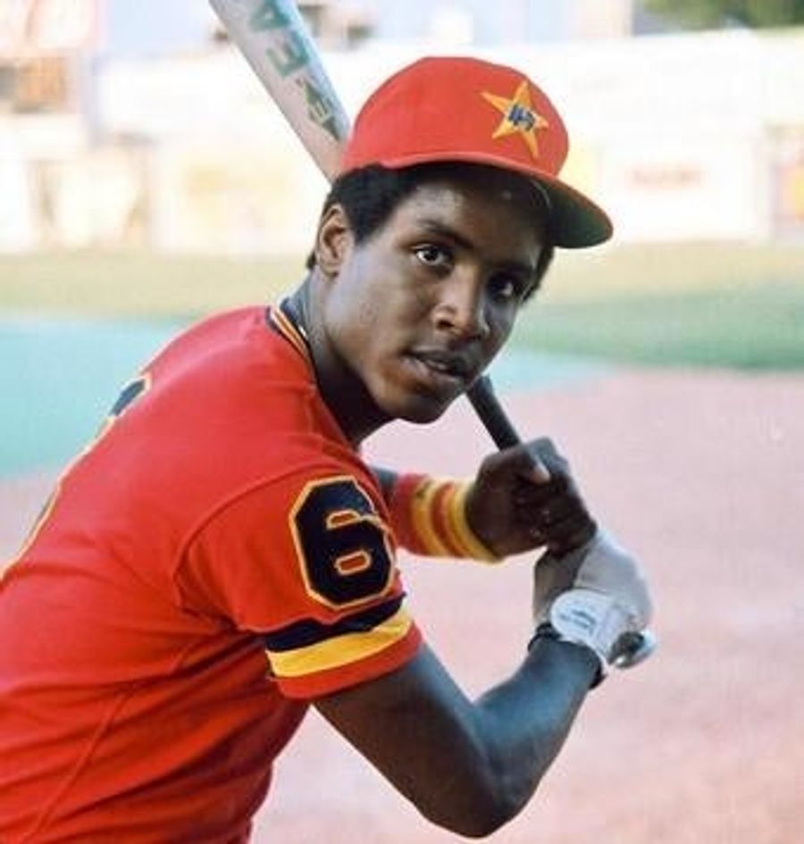BREAKING: Barry Bonds Doesn't Play Baseball Anymore