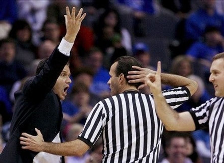 Study: College Basketball Refs Suck, Too