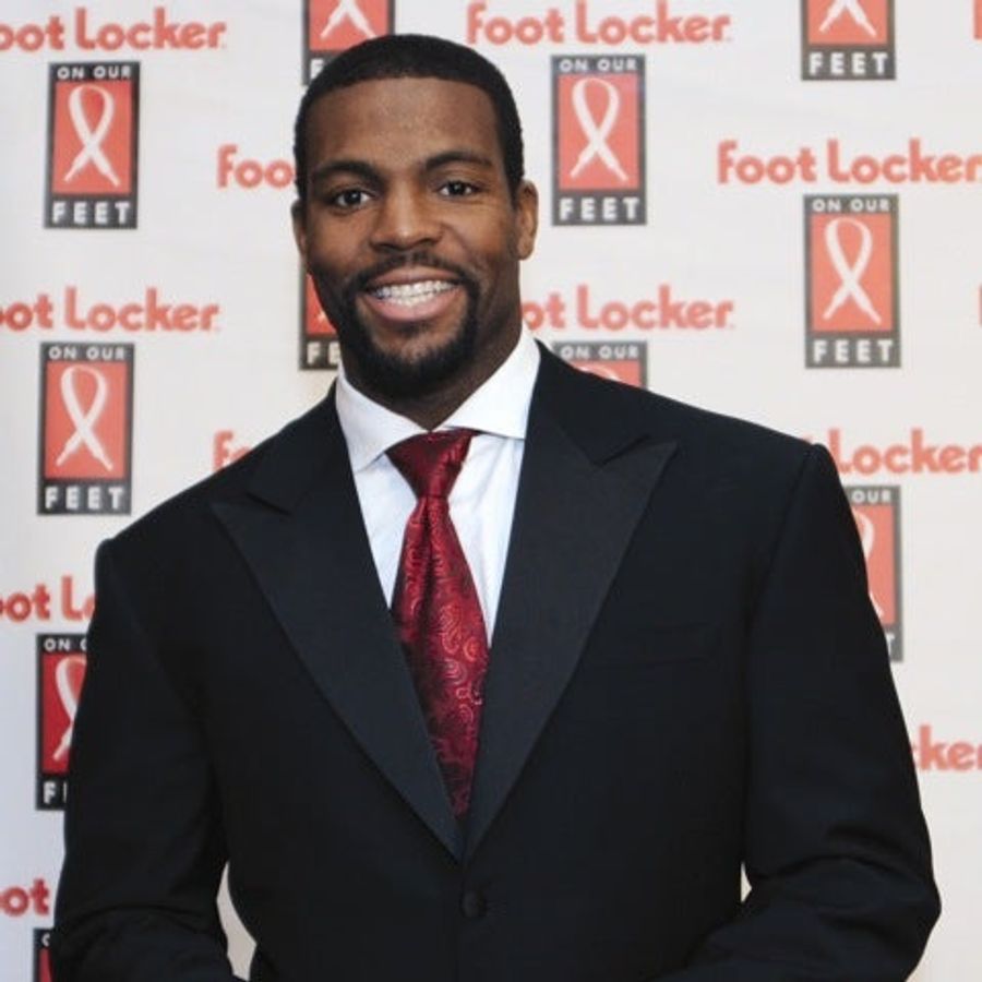 Warm Fuzzies: Sports Luminaries Get Spiffed Up for Charity