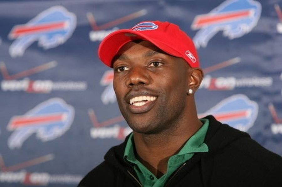 Buffalo Columnist Outraged By T.O.'s Good Behavior