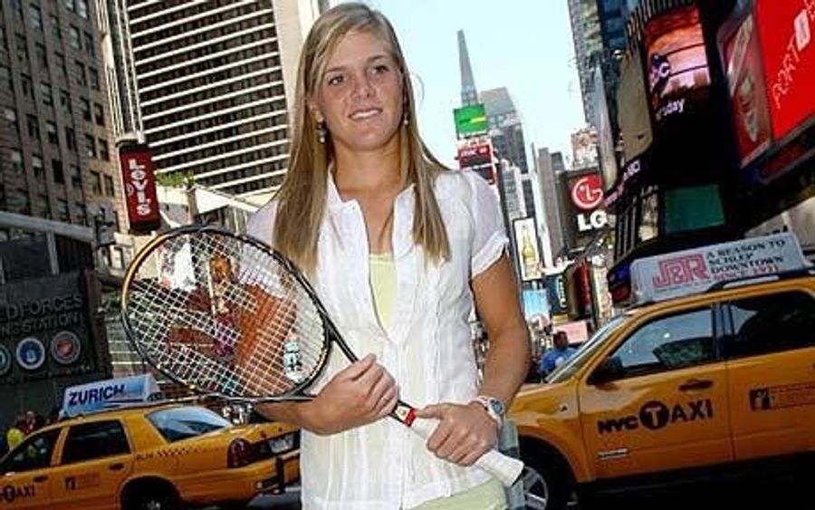 Melanie Oudin Apparently Sleeping On The Streets Of NY Tonight
