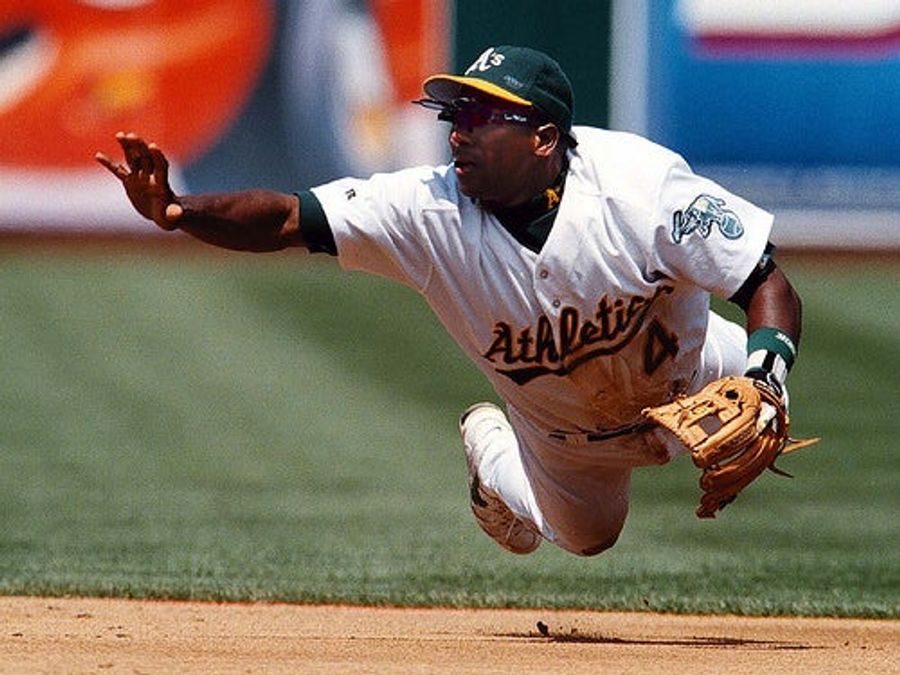 Did Miguel Tejada Tip Pitches In 2001?