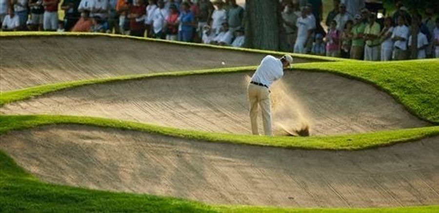 Rich People Golf While You're At Work