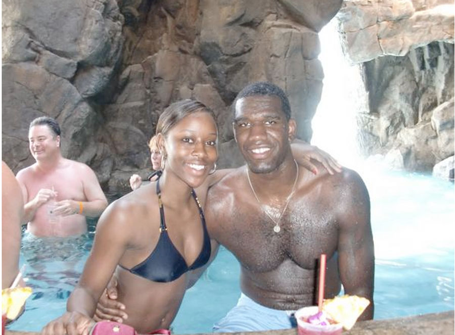 Greg Oden's Romantic Hawaiian Vacation Keeps Getting Interrupted By Bill From Accounting