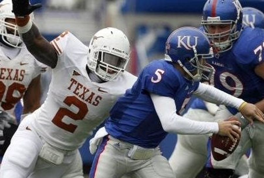 Longhorn Linebacker Blitzes Woman&#39;s Bedroom With His Car