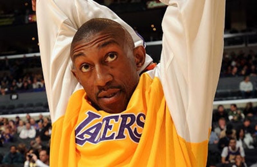 Everybody Pile On D.J. Mbenga