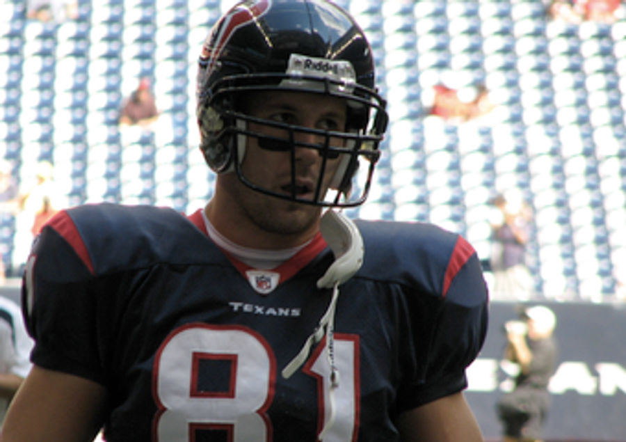 Owen Daniels Uses Facebook To Negotiate New Contract With Texans