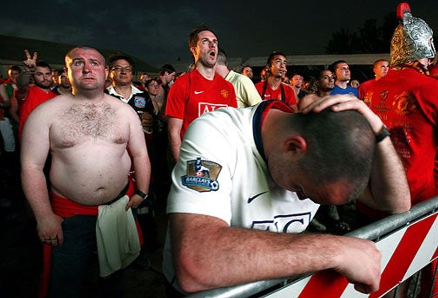 The Faces (And Belly) Of Disappointment For Man U