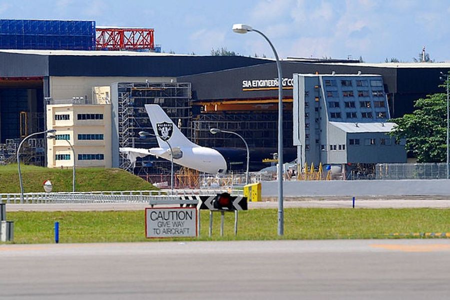 Raiders Come To Terms With Fast, Toolsy Budget Airliner