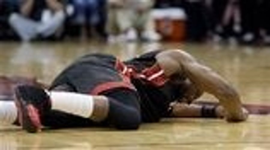 Hawks Radio Announcers Might Be Biased Against Dwayne Wade