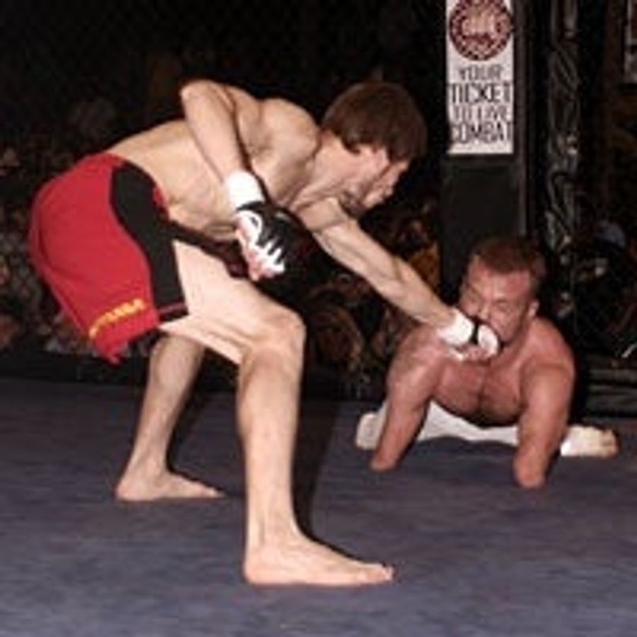 Quadruple Amputee Loses MMA Match