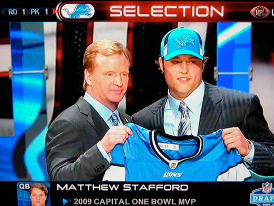 Stafford Welcomed To Detroit With Warm, Prickly Arms